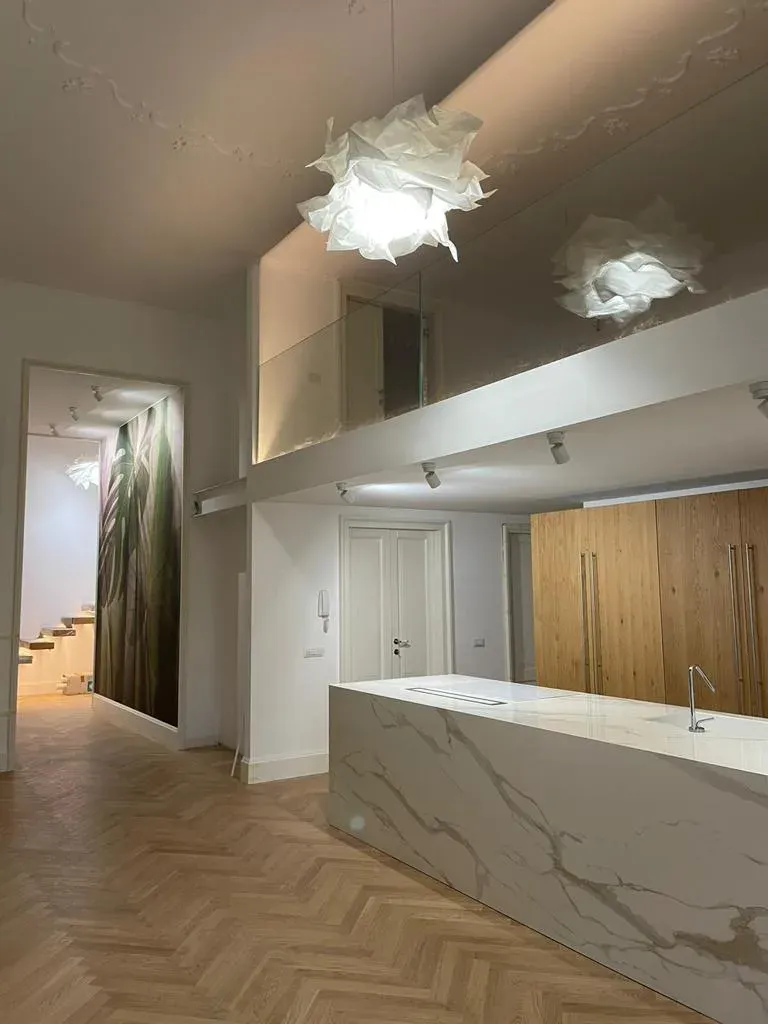 Ambiente arredato con complementi e accessori coordinati